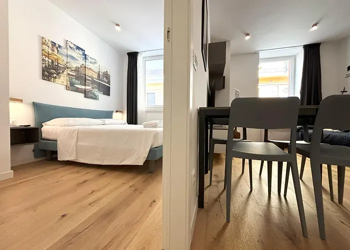 The Blue Corner * Trieste